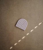 Mushie Siliconen regenboogbijtring Regenboog Mauve